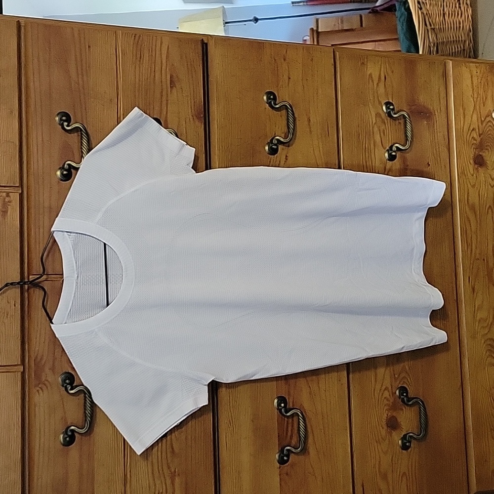Lululemon white swiftly tech short sleeve